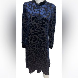 Womens velour dress size M